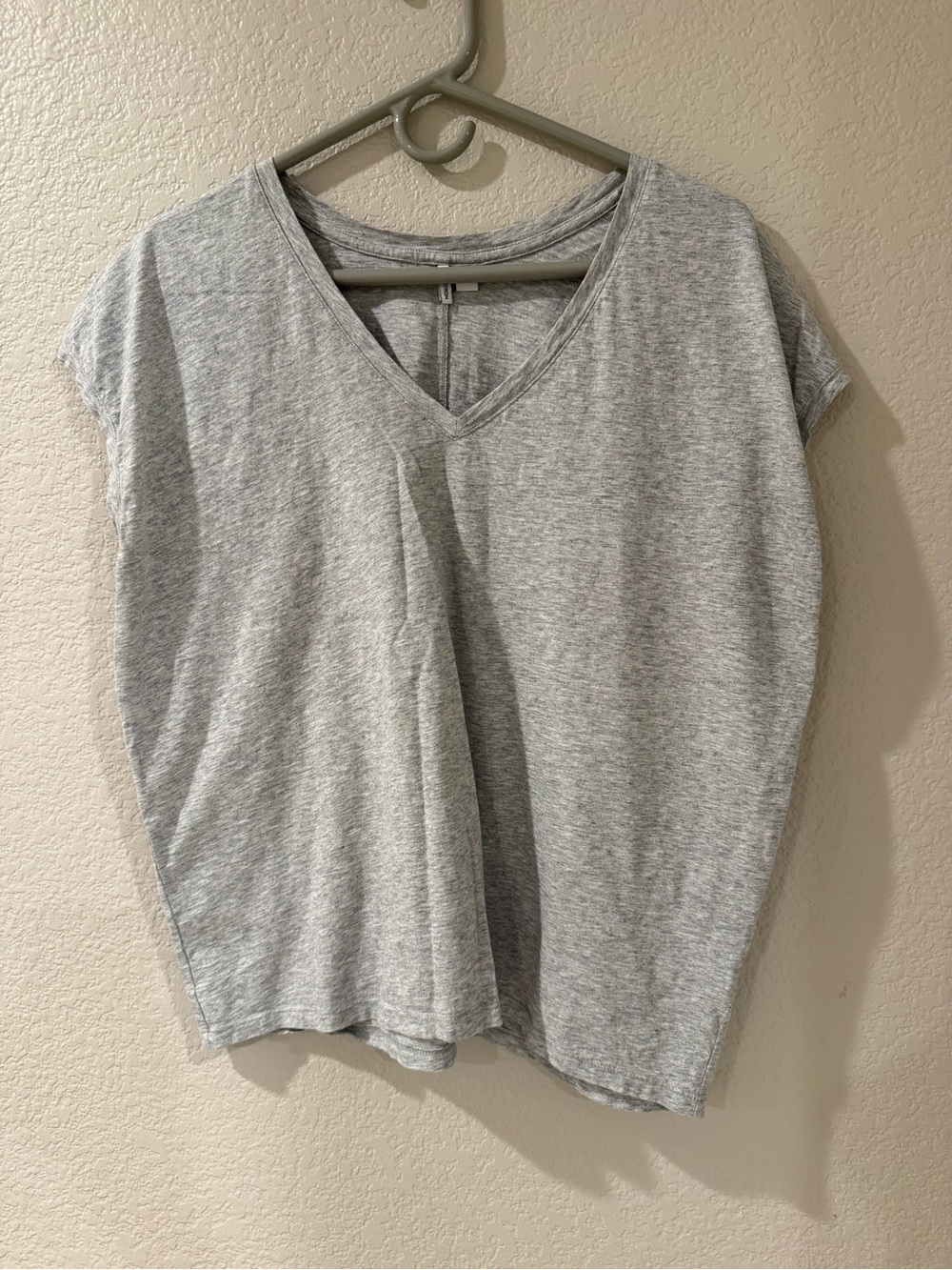 Nordstroms Women’s Grey V-Neck Sleeveless Top
